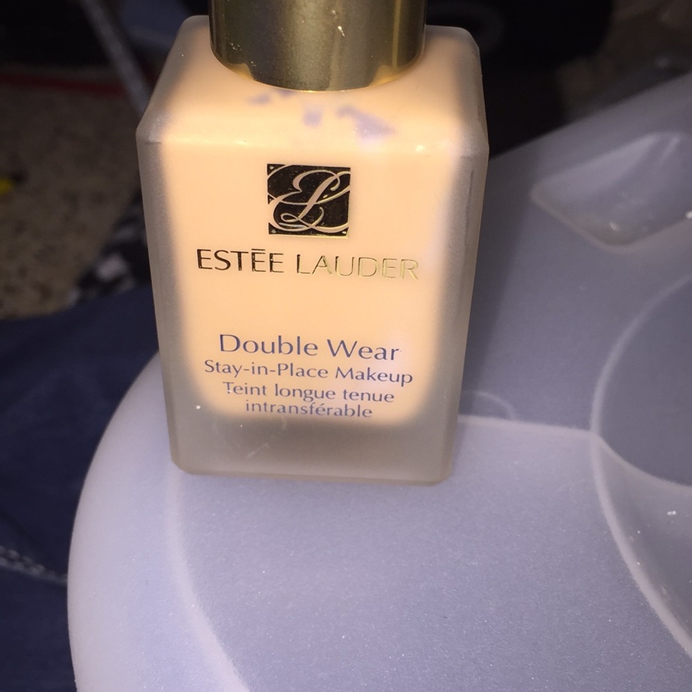 Estée Lauder Double Wear foundation